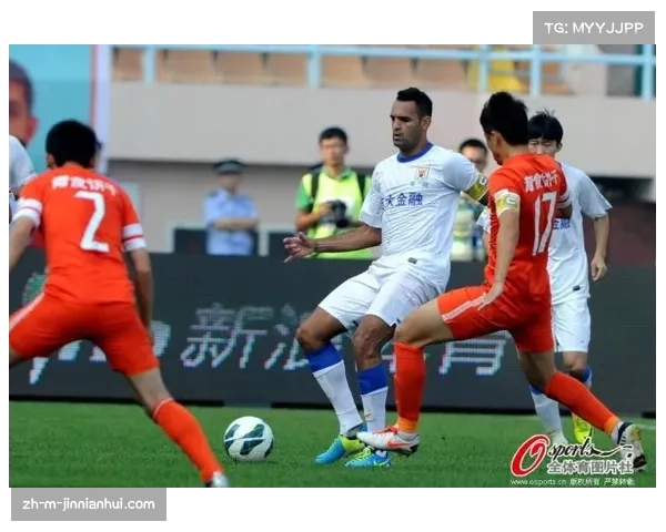 张呈栋因过激抗议遭三停 青岛西海岸祭出严厉队规震慑更衣室